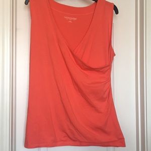 Soft surrounding top